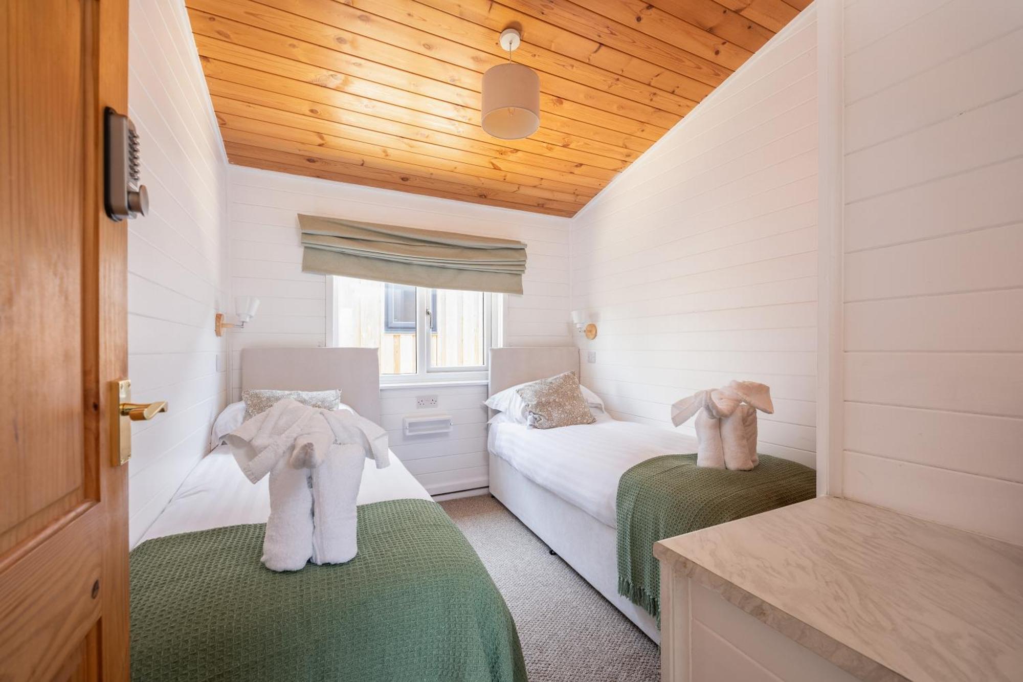 West Chalet At Tapnell Farm Yarmouth  Eksteriør billede